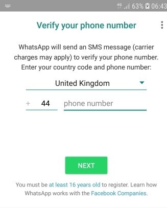 Après l'installation, ouvrez WhatsApp et saisissez le numéro temporaire fourni par Smspva